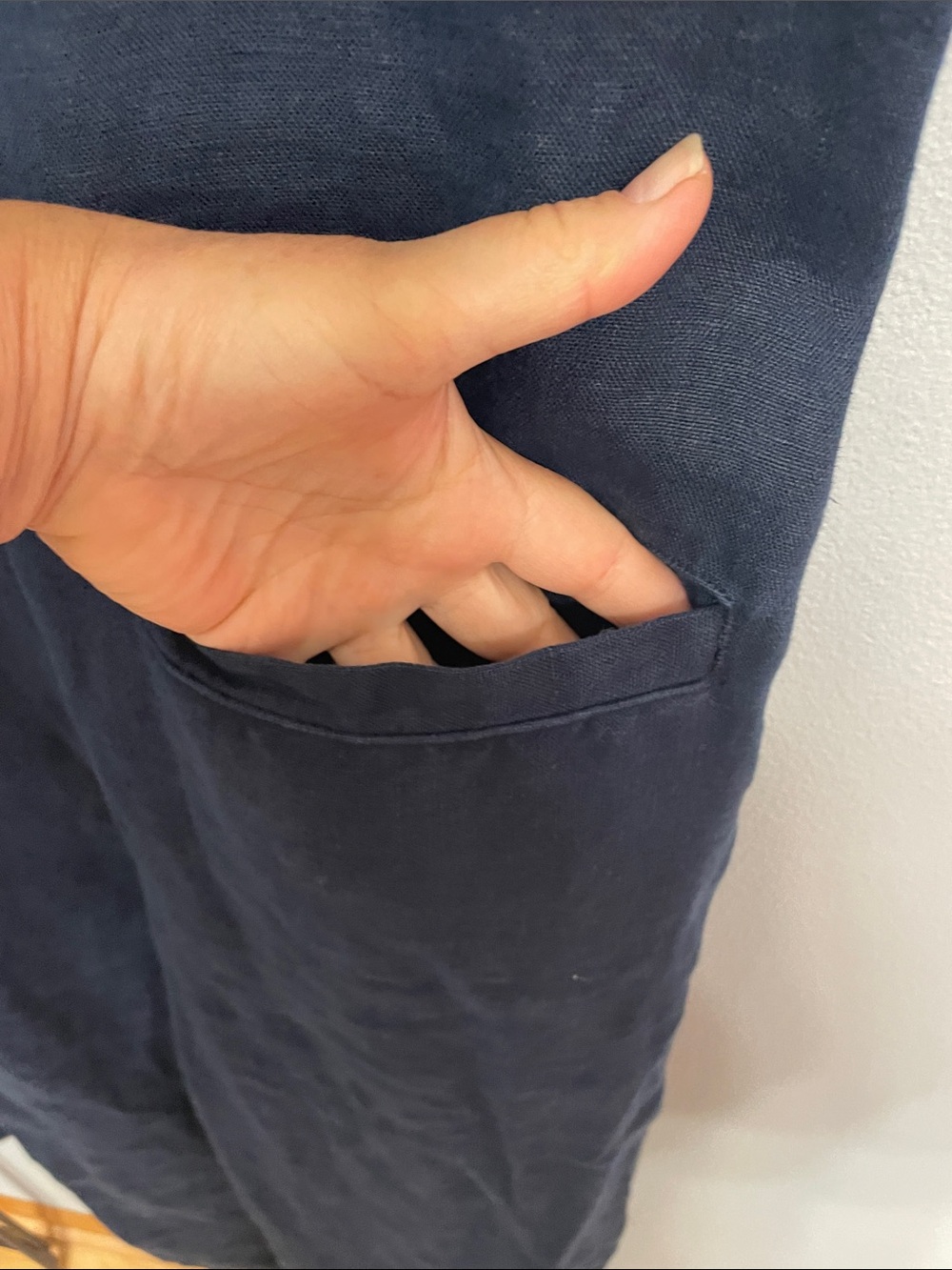 Faherty Catalina Linen Navy Sleeveless V-Neck Wide-Leg Jumpsuit with Tie Belt - Picture 5 of 7